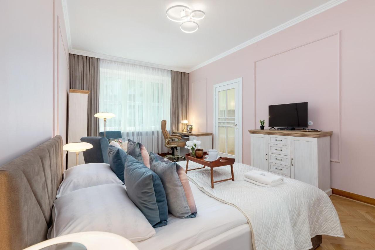 Luxurious & Unique Apartment Mickiewicza Cracow By Renters Prestige Cracovie Extérieur photo
