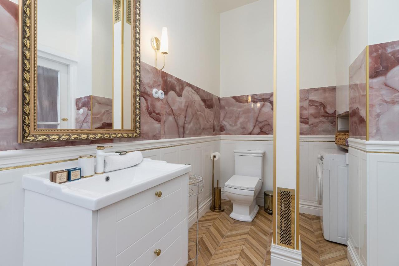 Luxurious & Unique Apartment Mickiewicza Cracow By Renters Prestige Cracovie Extérieur photo