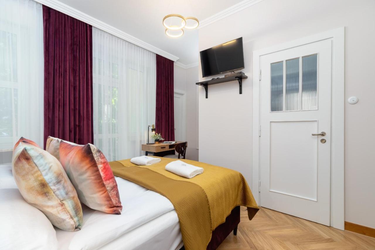Luxurious & Unique Apartment Mickiewicza Cracow By Renters Prestige Cracovie Extérieur photo